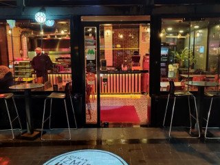 goz-alici-yol-yansiyan-led-tabela